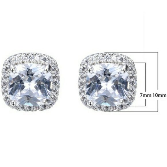 *NEW 18K White Gold Diamond Halo Stud Earrings - Picture 8 of 8